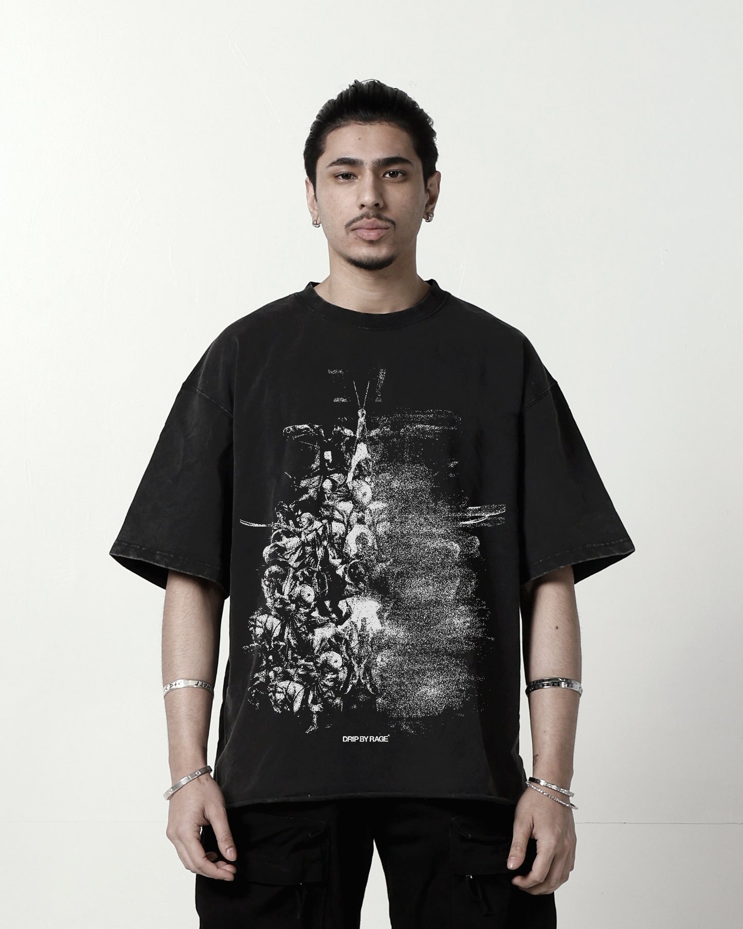 T-shirt délavé « La guerre périt »