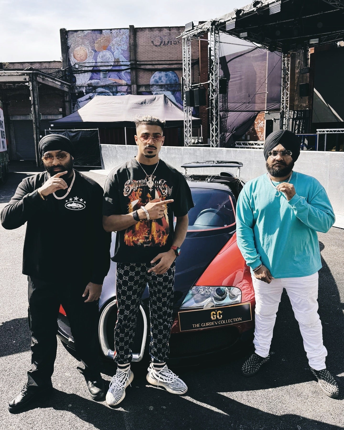 T-shirt noir surdimensionné délavé, édition Flames, signé God