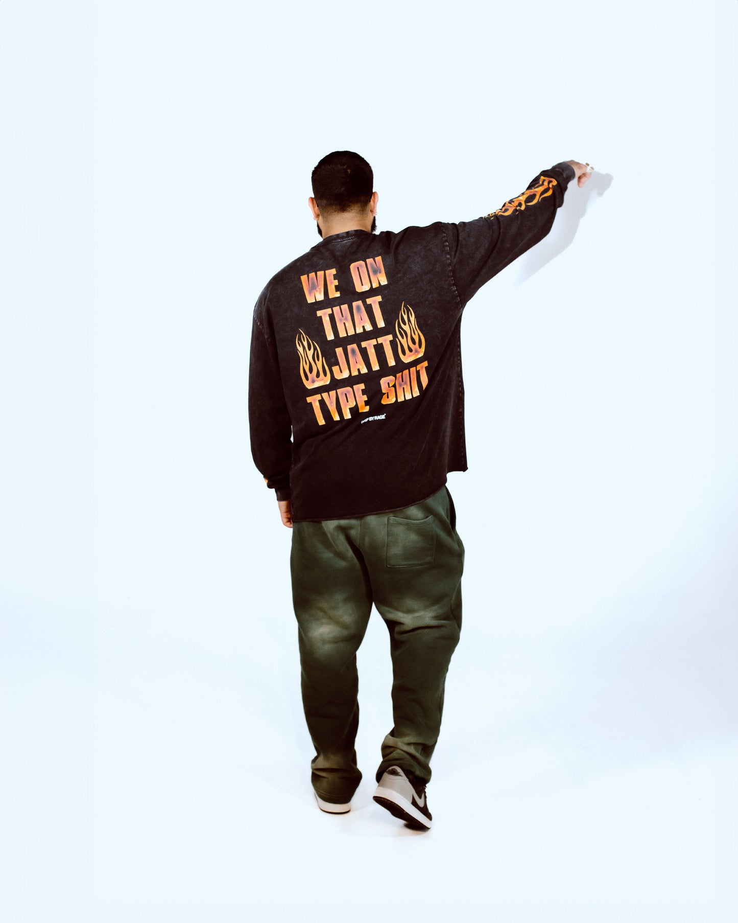 T-shirt à manches longues surdimensionné de style JATT