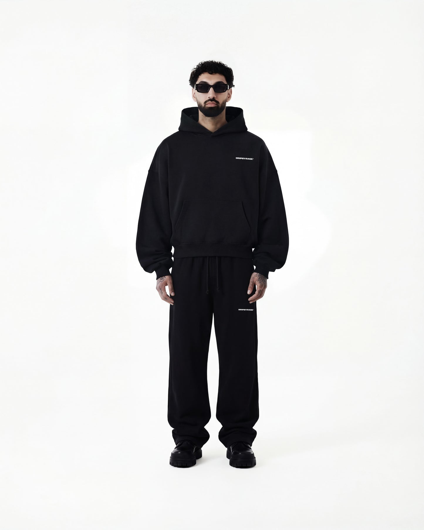 SWEAT À CAPUCHE NOIR COUPE CARRÉE EN POLAIRE