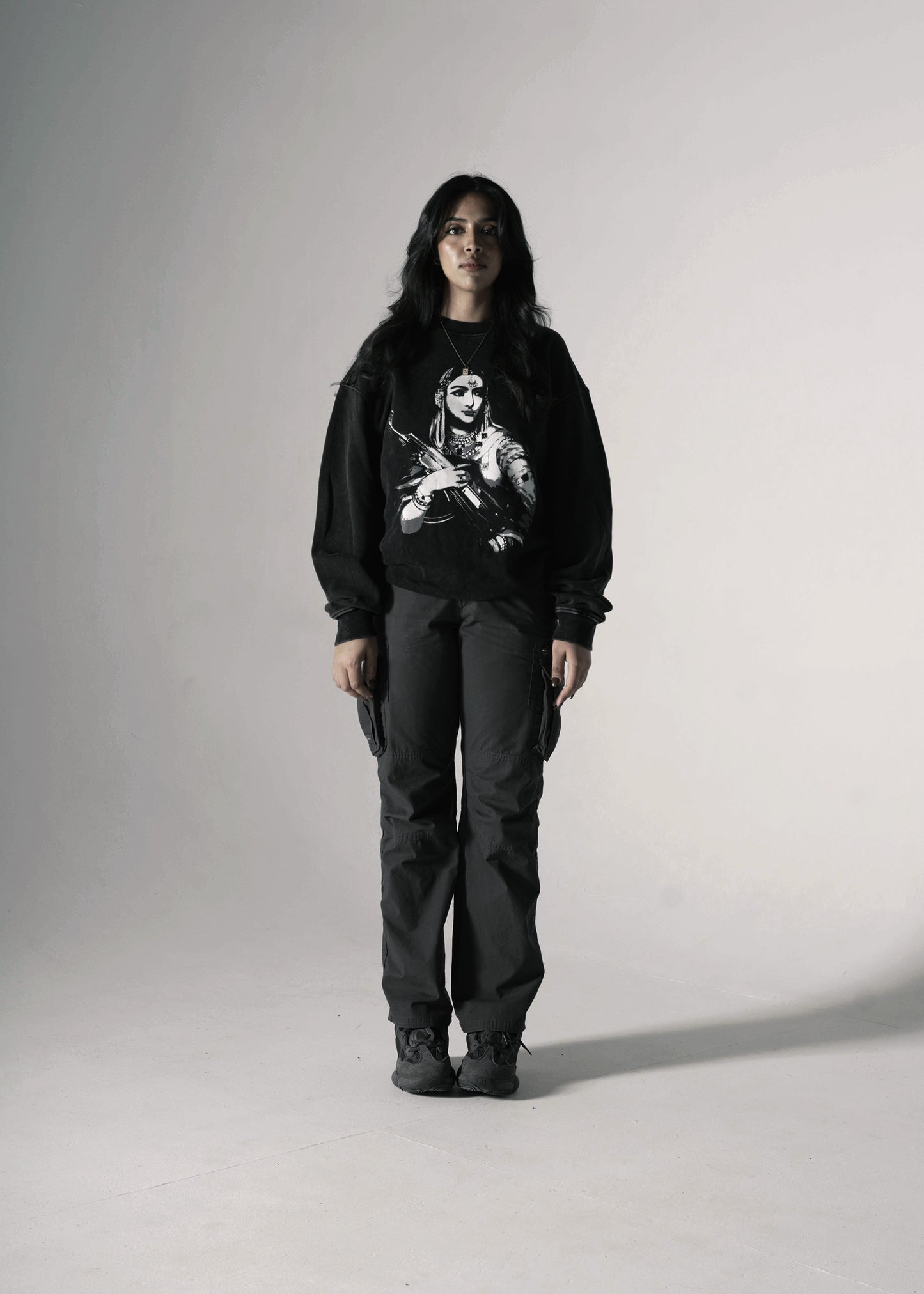 SWEAT-SHIRT DÉLAVÉ SURDIMENSIONNÉ GANGSTER QUEEN