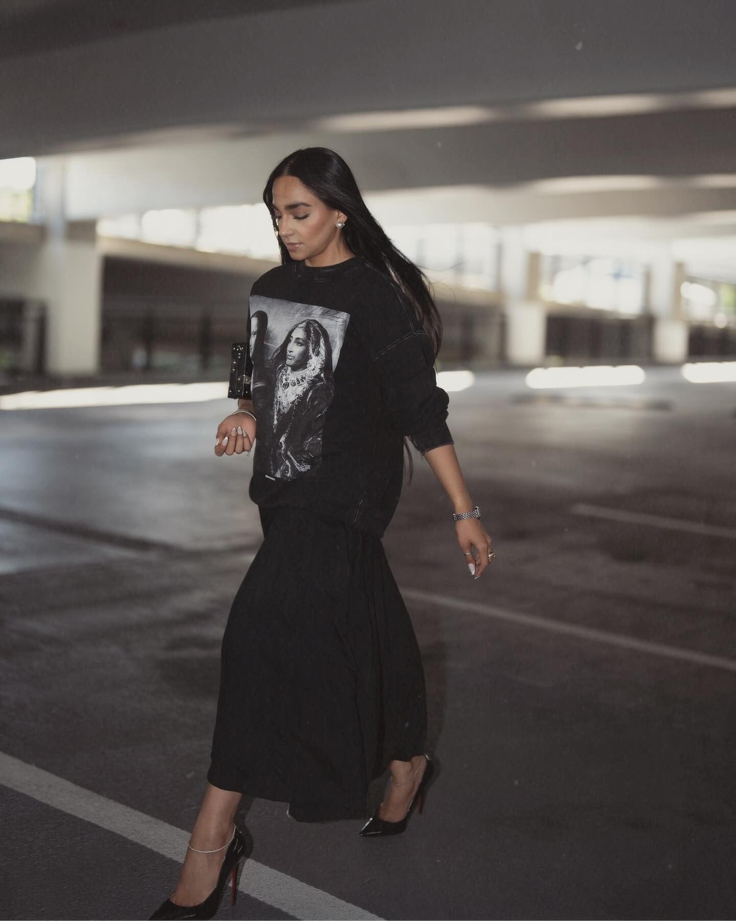 MAHARANI X MONA LISA OVERSIZED FADED SWEATSHIRT BLACK